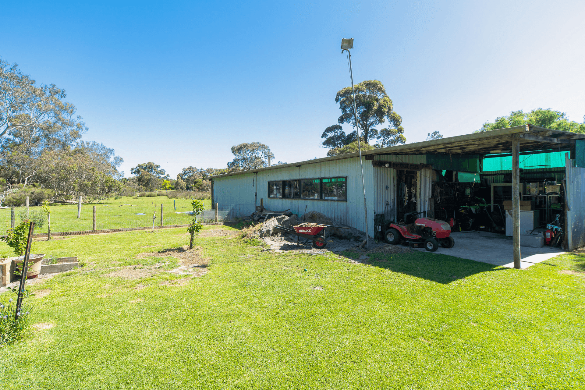 20 Facey Road, DEVON MEADOWS, VIC 3977