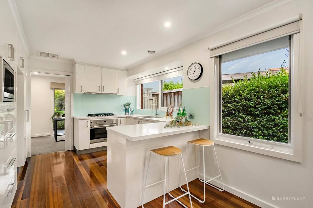 18 MOCKRIDGE STREET, WANTIRNA SOUTH, VIC 3152