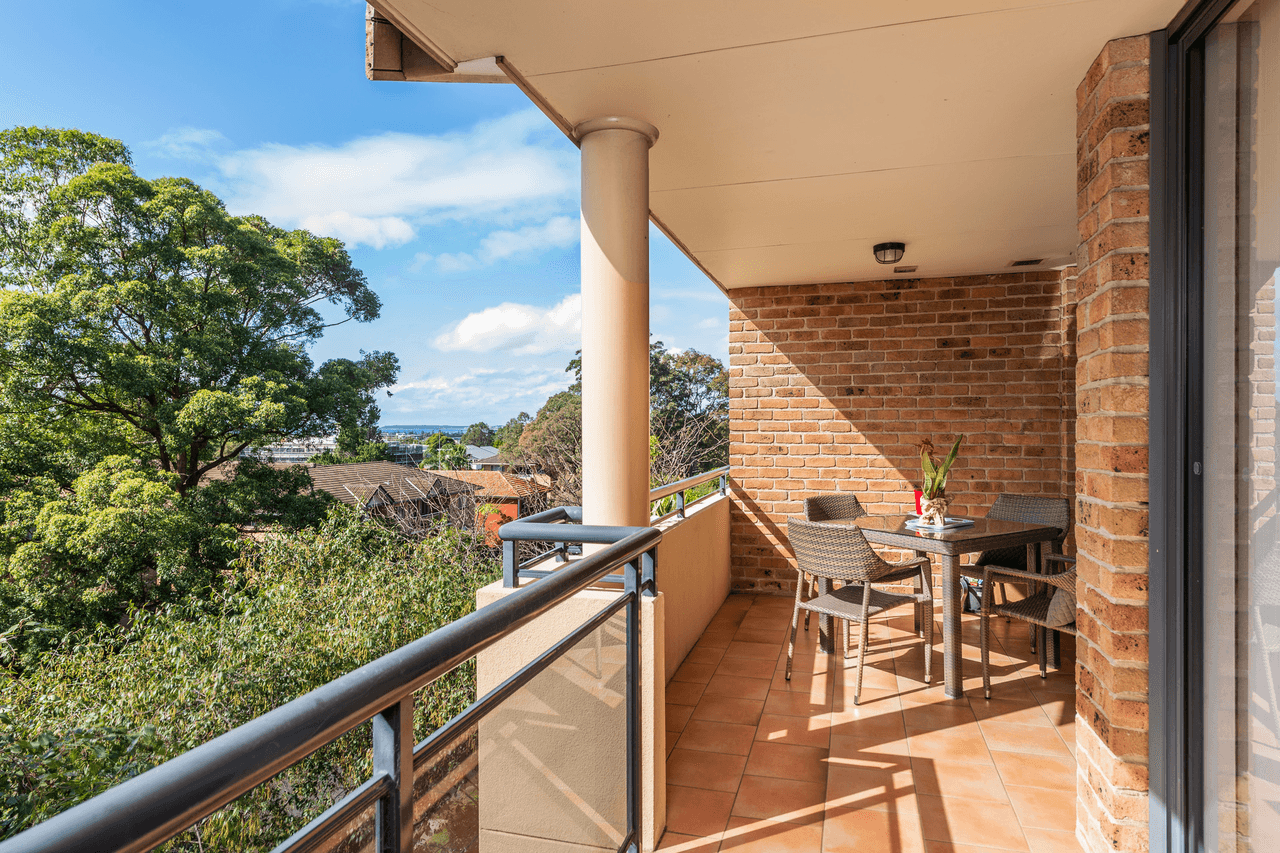 8/11 Andover Street, Carlton, NSW 2218