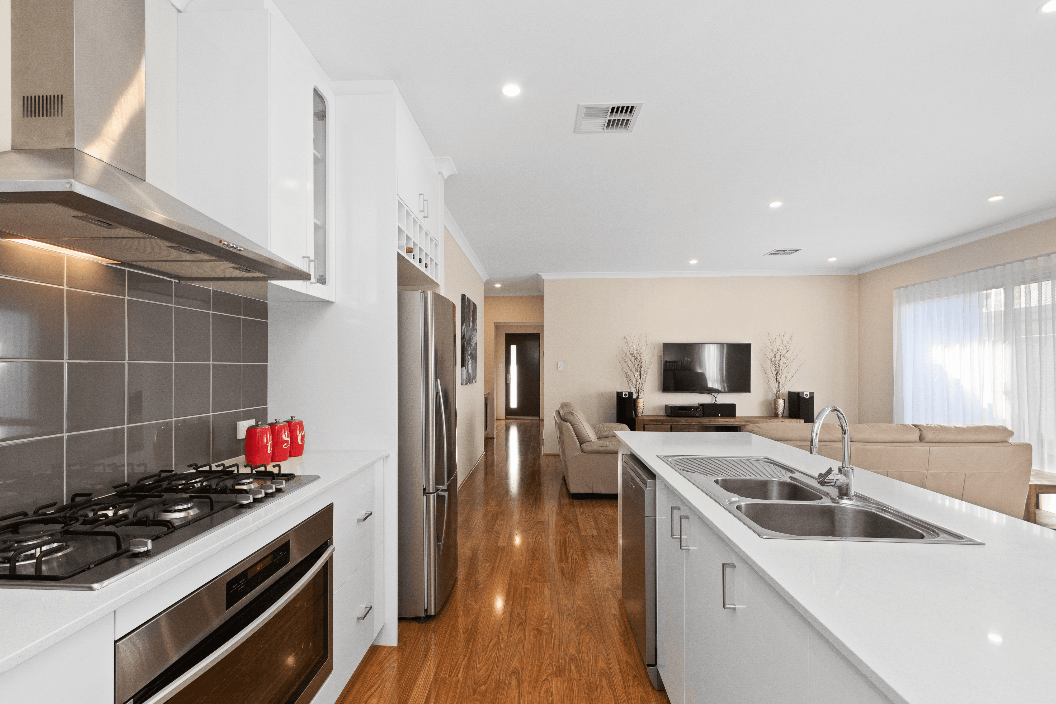 152 Aspiri Promenade, PIARA WATERS, WA 6112