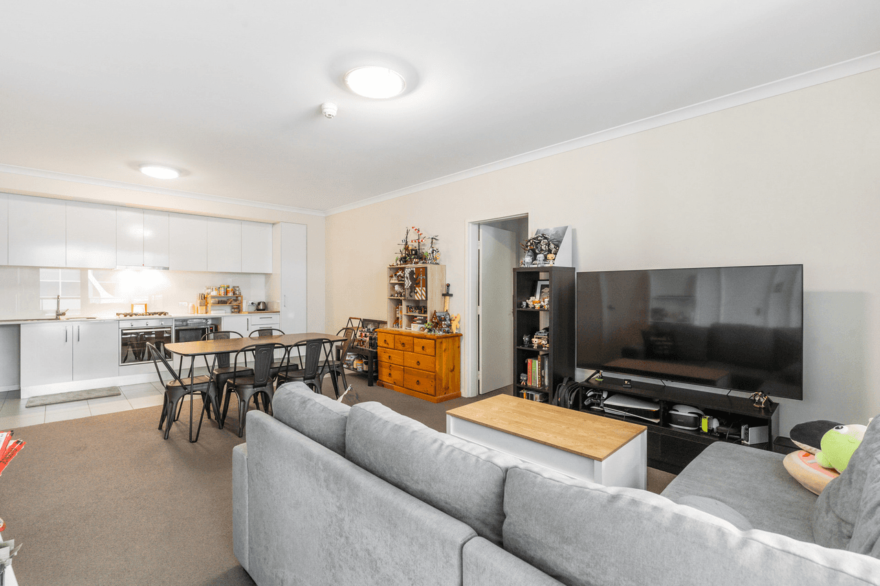 501/21 Malata Crescent, SUCCESS, WA 6164