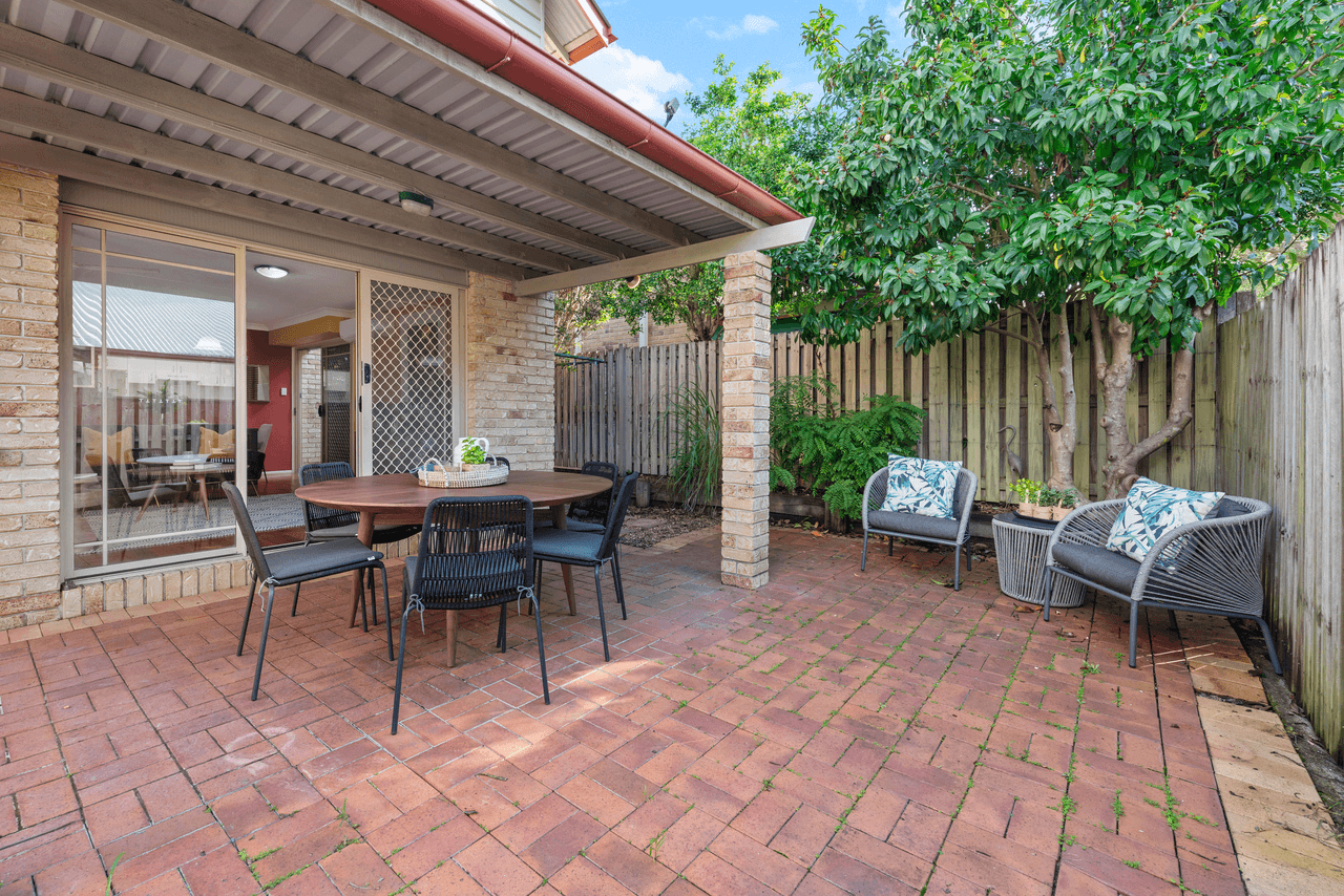 26/28 Carwoola Street, BARDON, QLD 4065