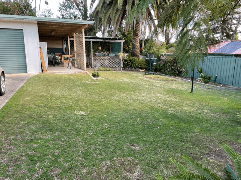 15 Halcyon Street, MANNERING PARK, NSW 2259