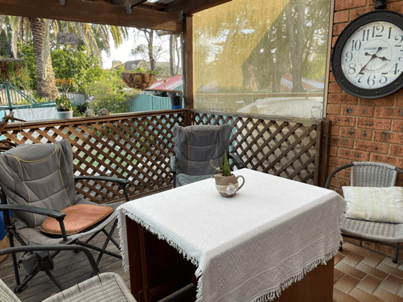 15 Halcyon Street, MANNERING PARK, NSW 2259