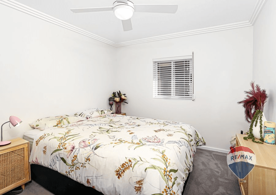 15 WINDERMERE AVENUE, CAMBRIDGE PARK, NSW 2747