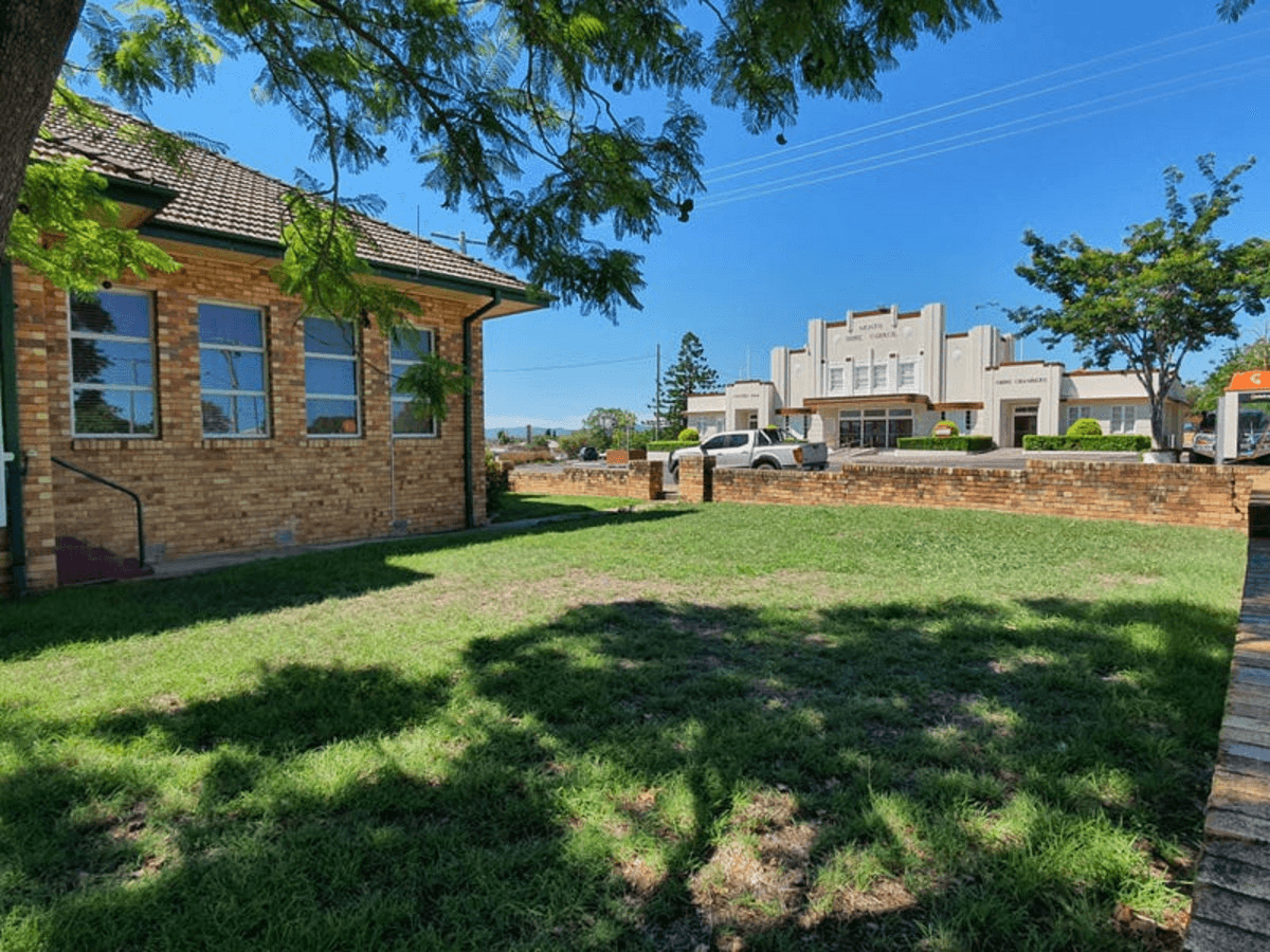 60 Newton Street, MONTO, QLD 4630