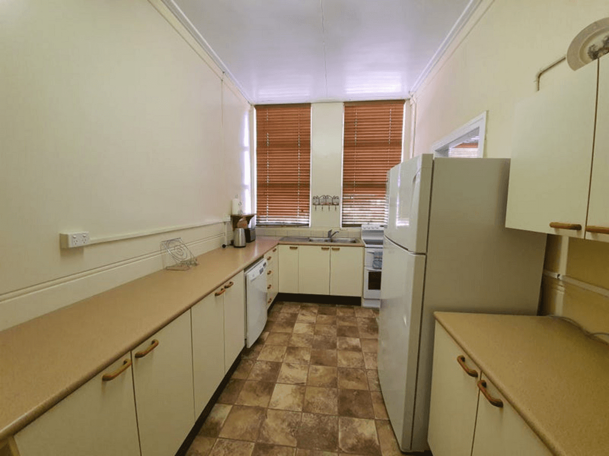 60 Newton Street, MONTO, QLD 4630