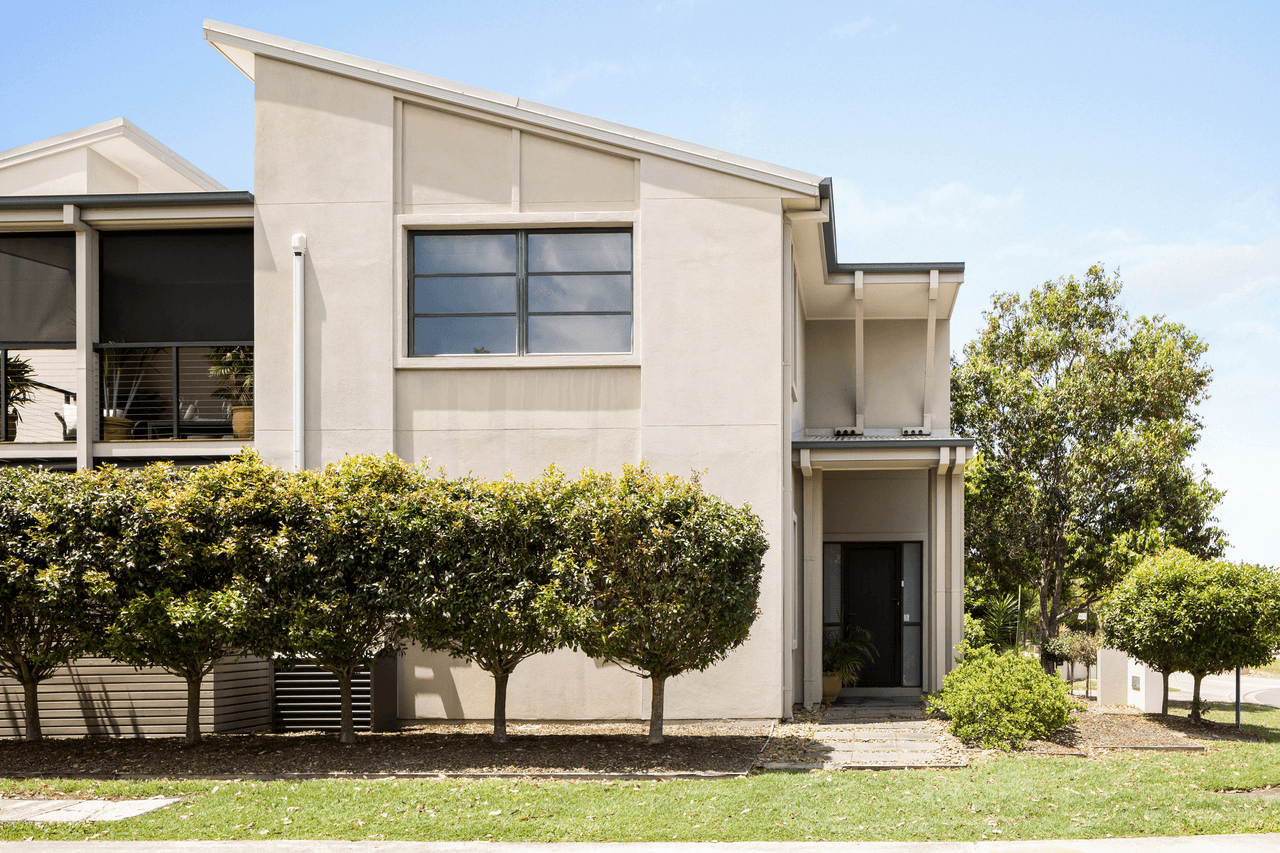 16/1 Celestial Court, CARINA, QLD 4152