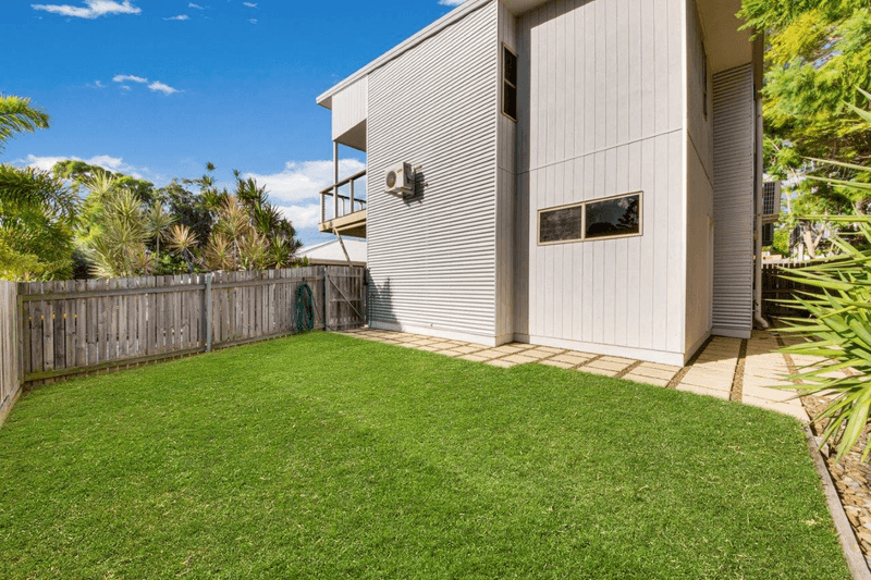 4/6 Beach Avenue, TANNUM SANDS, QLD 4680