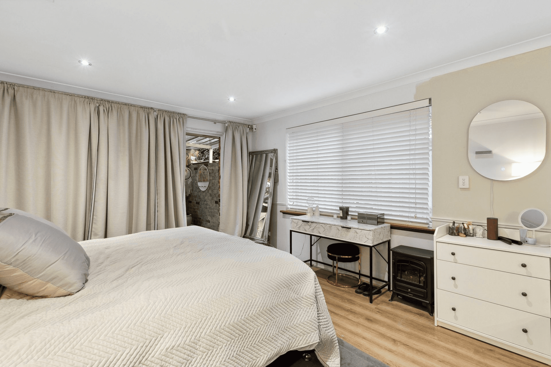 2 Merlot Court, The Vines, WA 6069