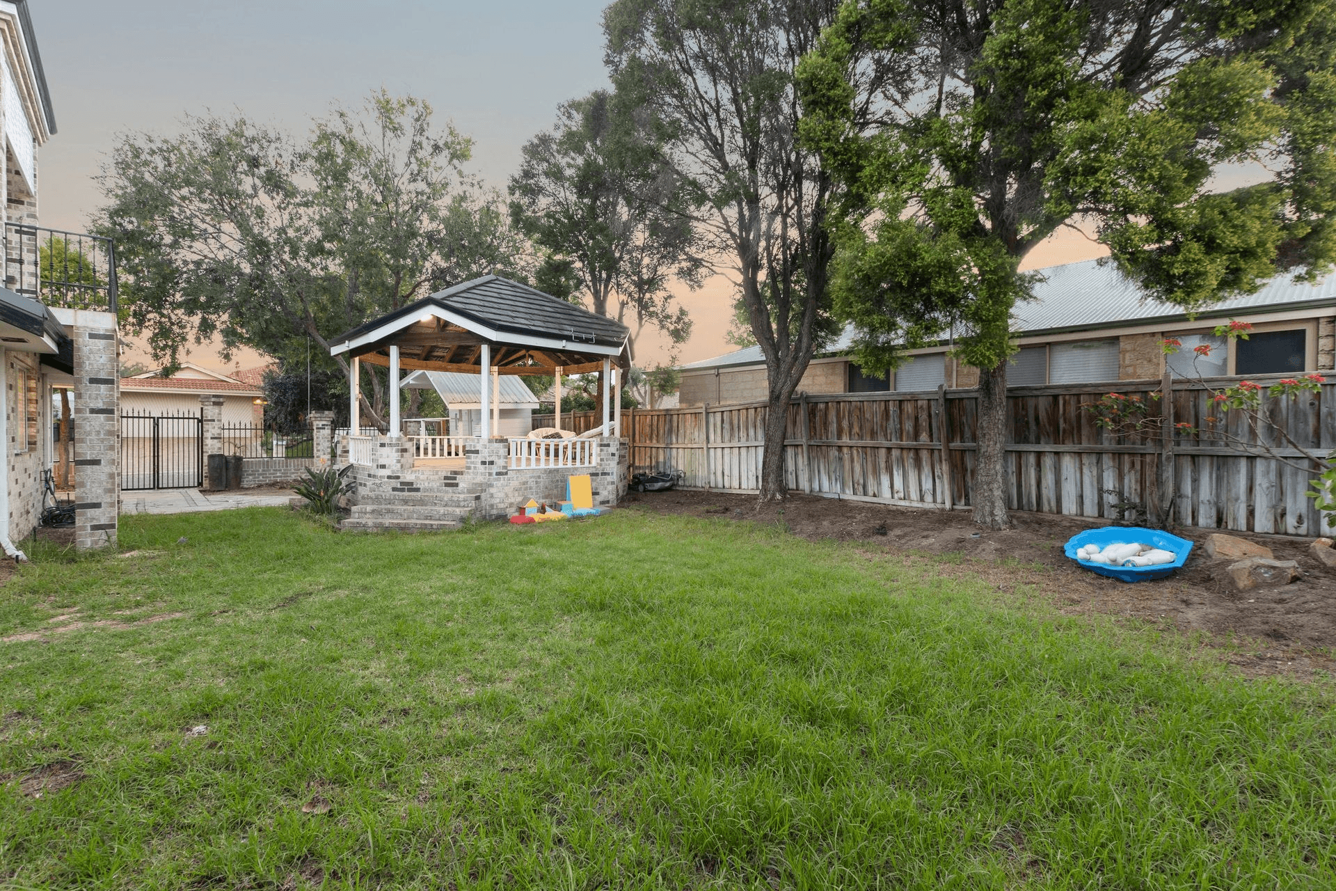 2 Merlot Court, The Vines, WA 6069