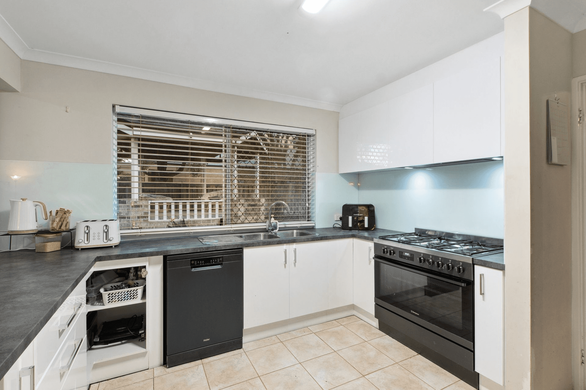2 Merlot Court, The Vines, WA 6069