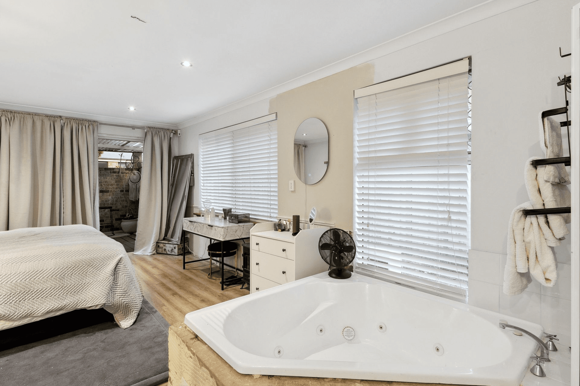 2 Merlot Court, The Vines, WA 6069