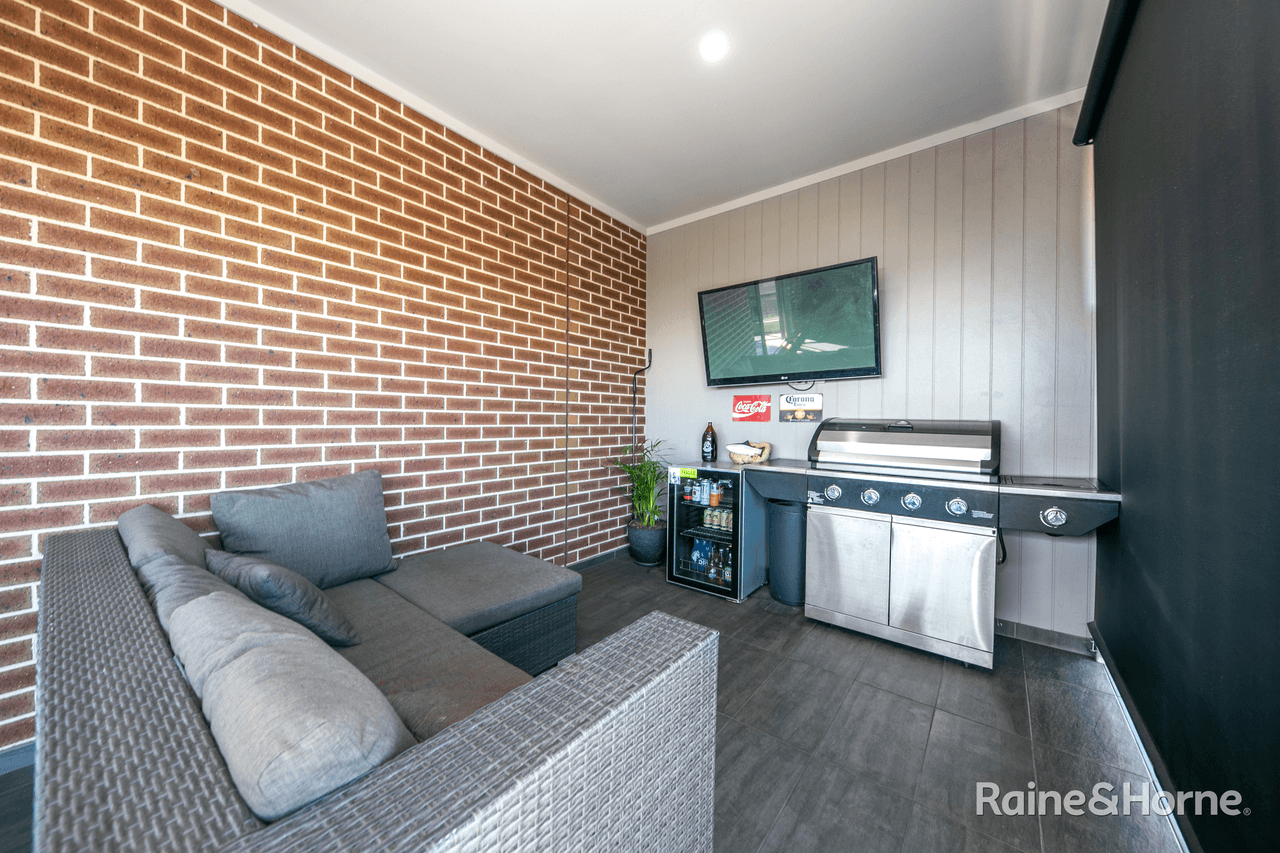 10 The Mews, SUNBURY, VIC 3429