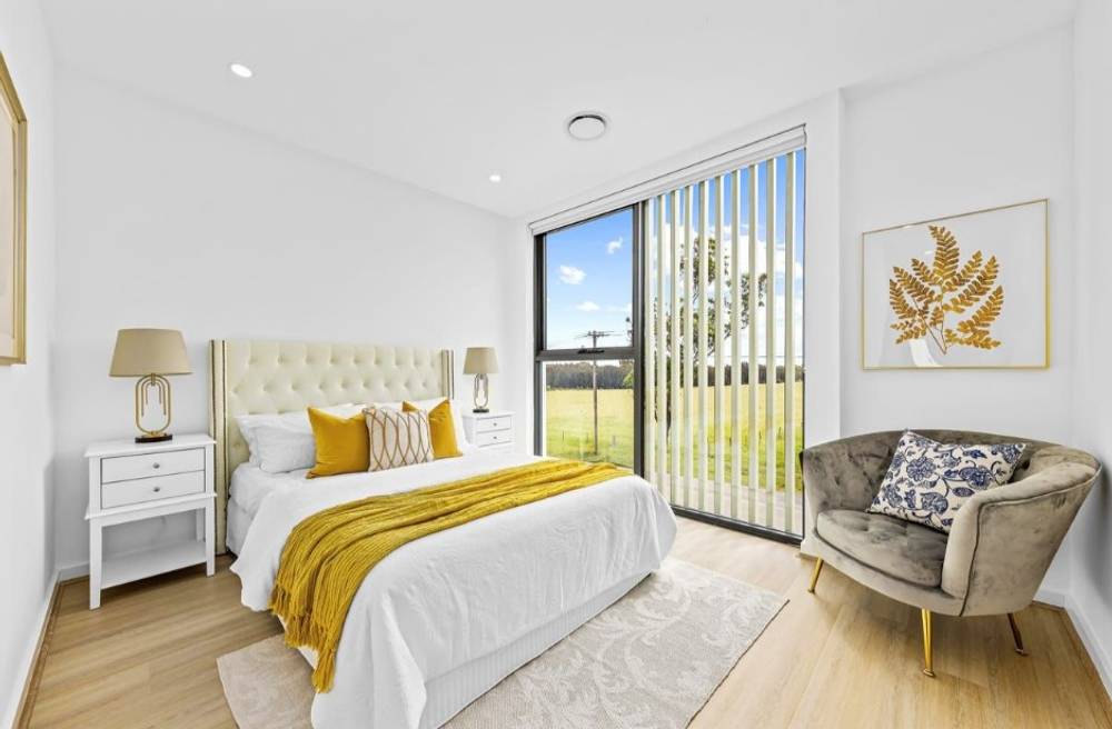 4 BEDROOMS HUGE TOWNHOUSES ( OPEN TO INSPECT ), BOX HILL, NSW 2765