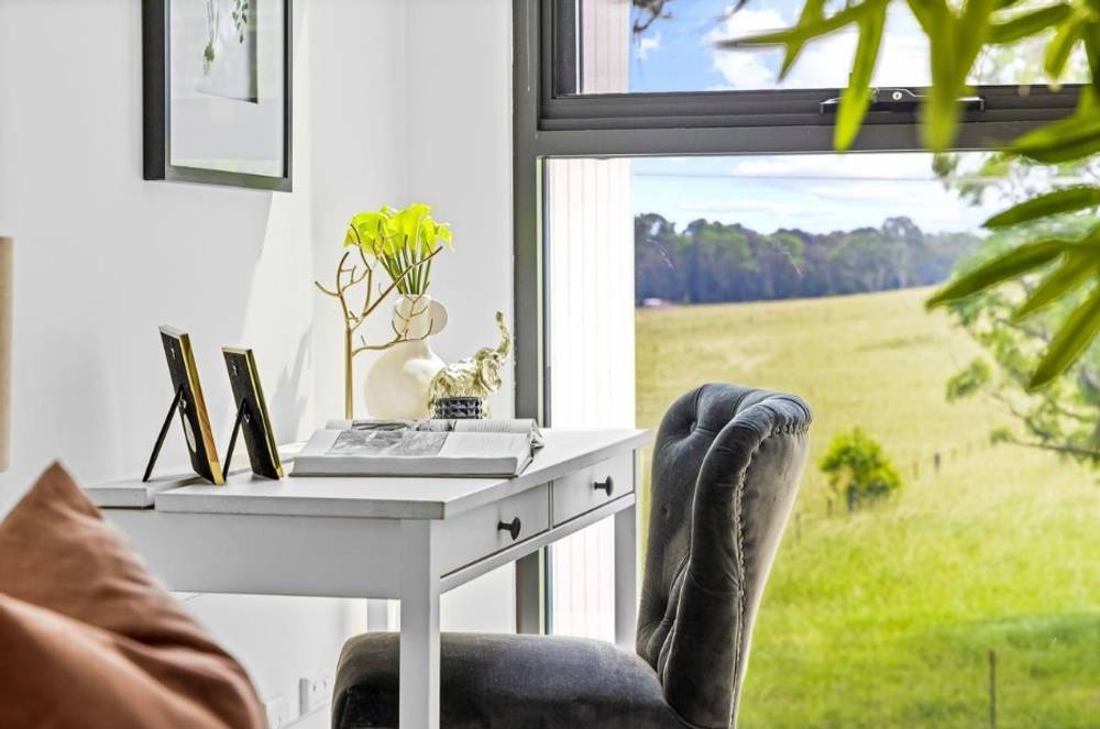 4 BEDROOMS HUGE TOWNHOUSES ( OPEN TO INSPECT ), BOX HILL, NSW 2765