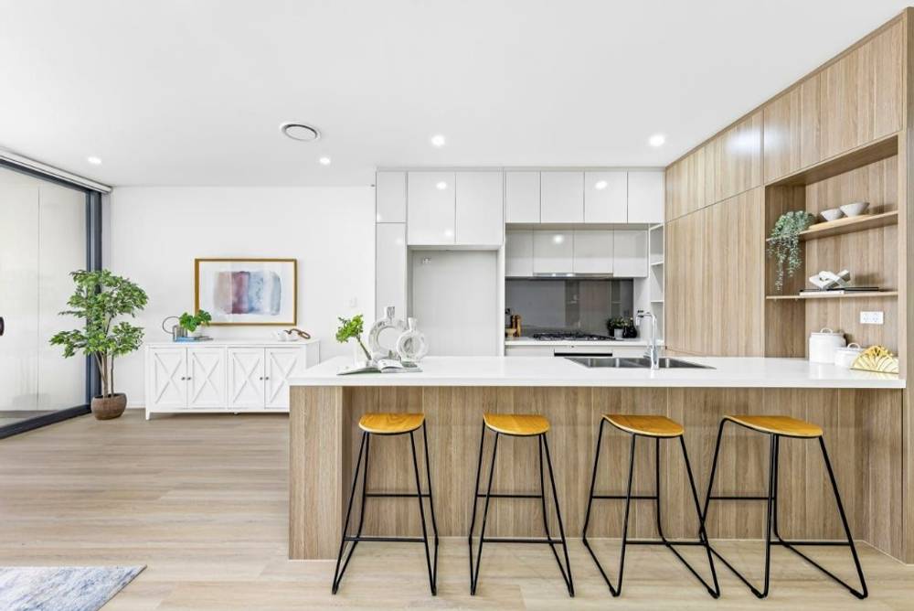 4 BEDROOMS HUGE TOWNHOUSES ( OPEN TO INSPECT ), BOX HILL, NSW 2765