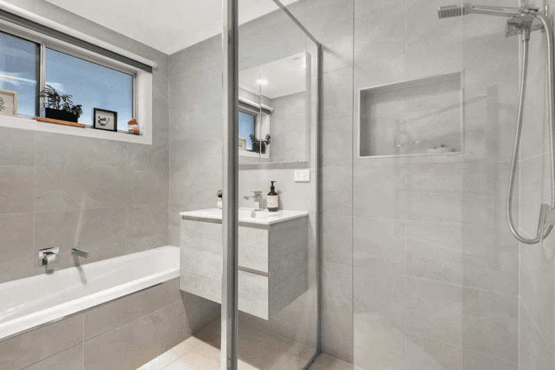 1/51 Buckingham Road, NEWTOWN, VIC 3220