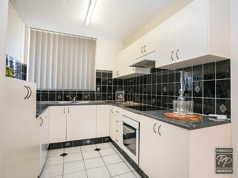 8/415 Esplanade, Manly, QLD 4179