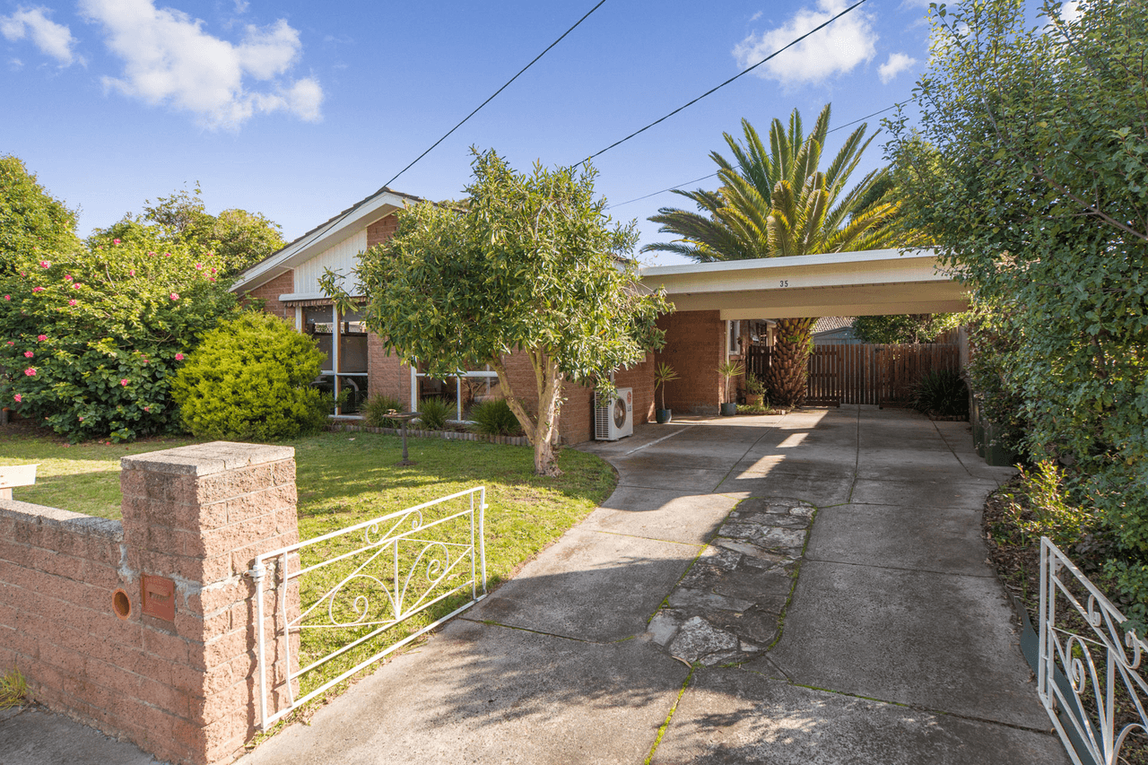 35 Henry Crescent, Seaford, VIC 3198