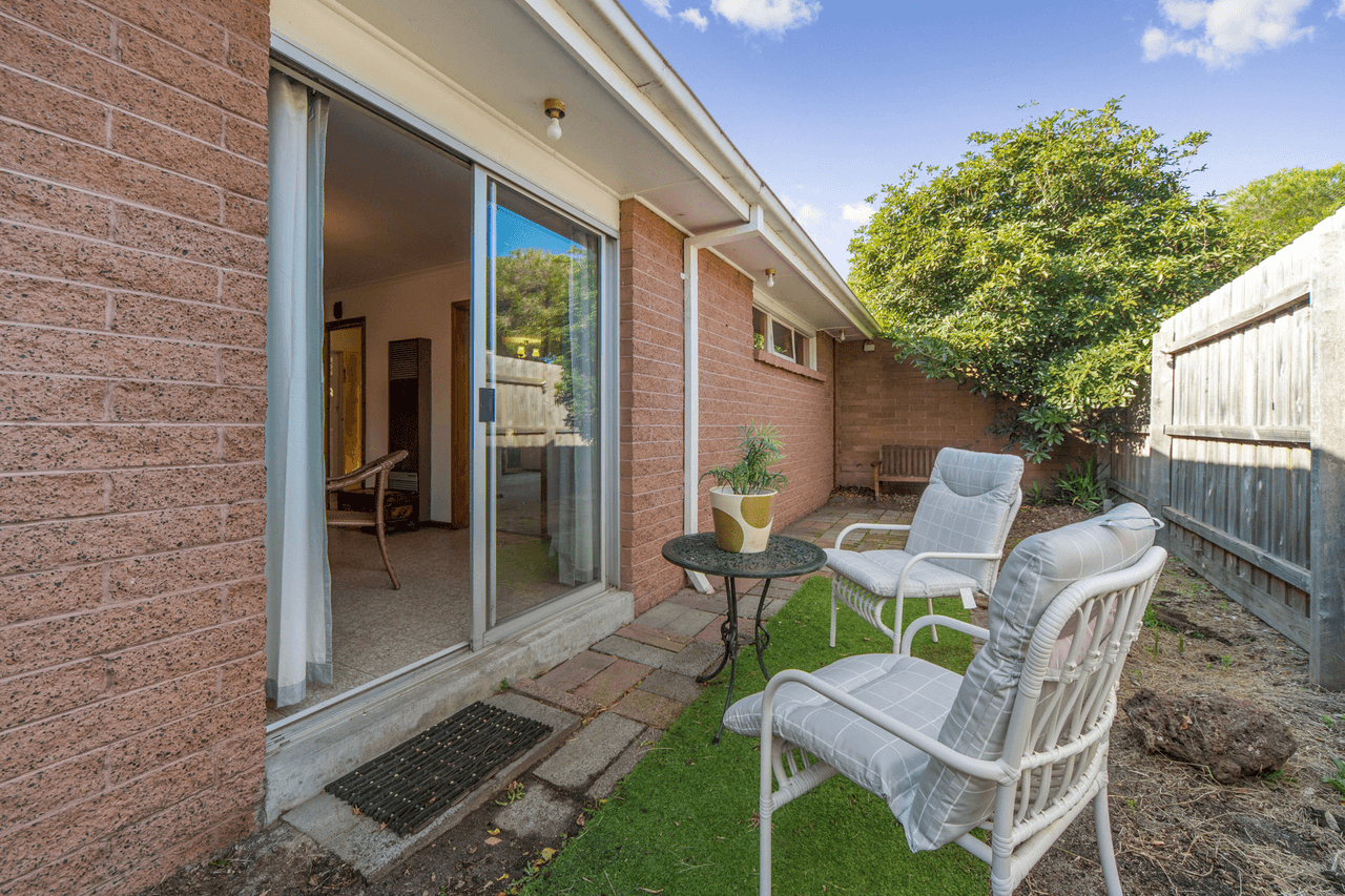 35 Henry Crescent, Seaford, VIC 3198