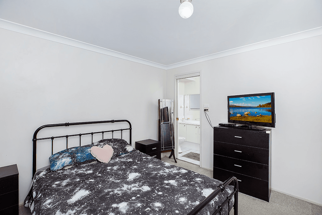 13 Windward Close, WOODRISING, NSW 2284