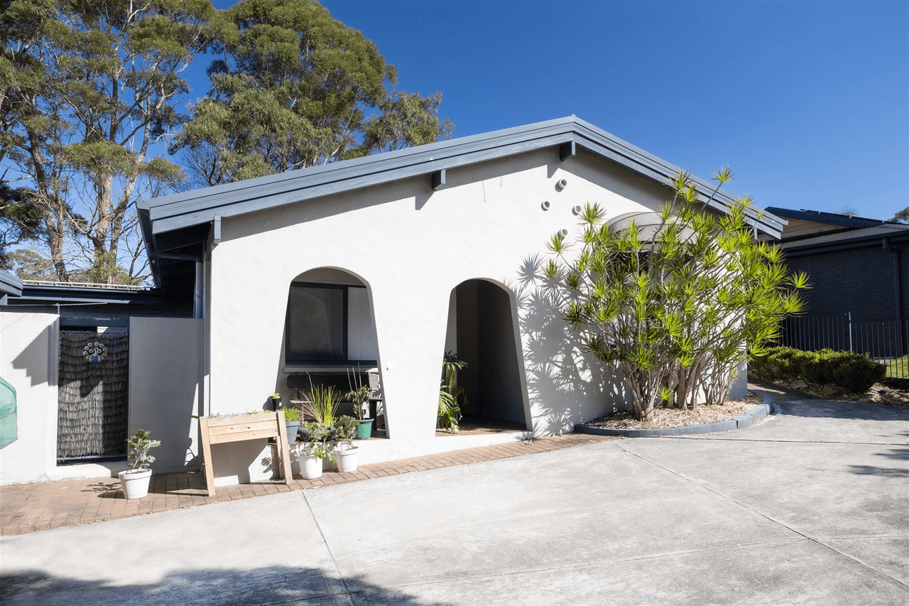 8 Ocean Street, MOLLYMOOK, NSW 2539