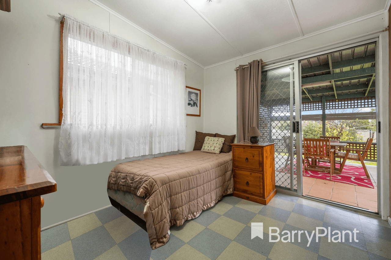 12 Avondale Avenue, St Albans, VIC 3021