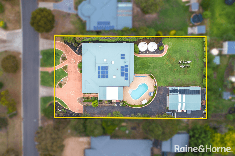 4 Rangeview Drive, RIDDELLS CREEK, VIC 3431