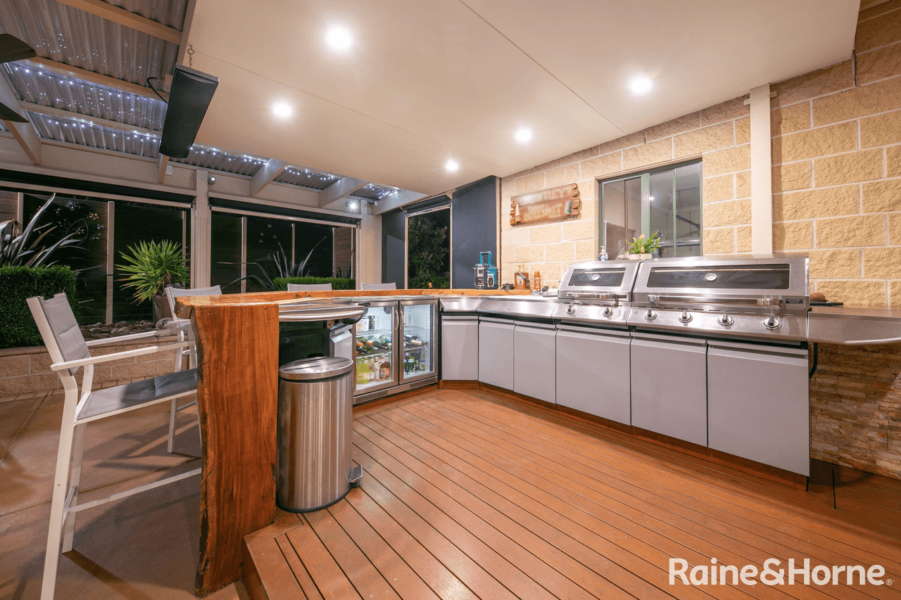 4 Rangeview Drive, RIDDELLS CREEK, VIC 3431