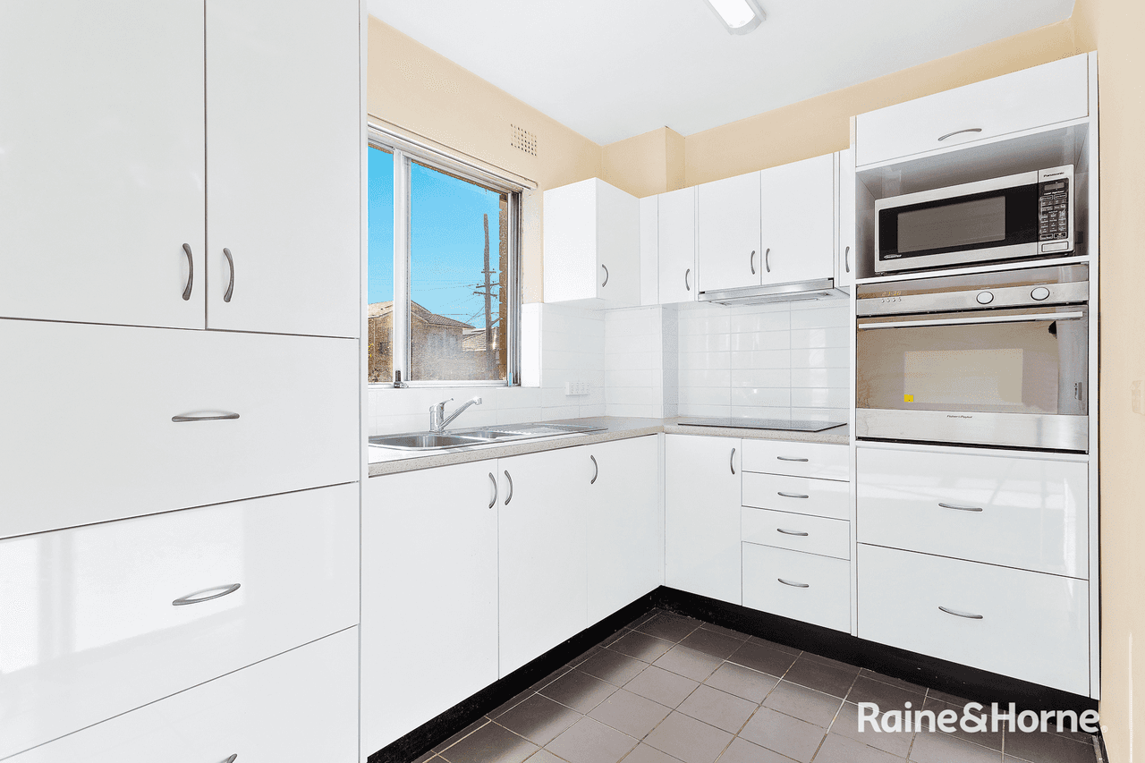 1/2 Ross Street, GLADESVILLE, NSW 2111