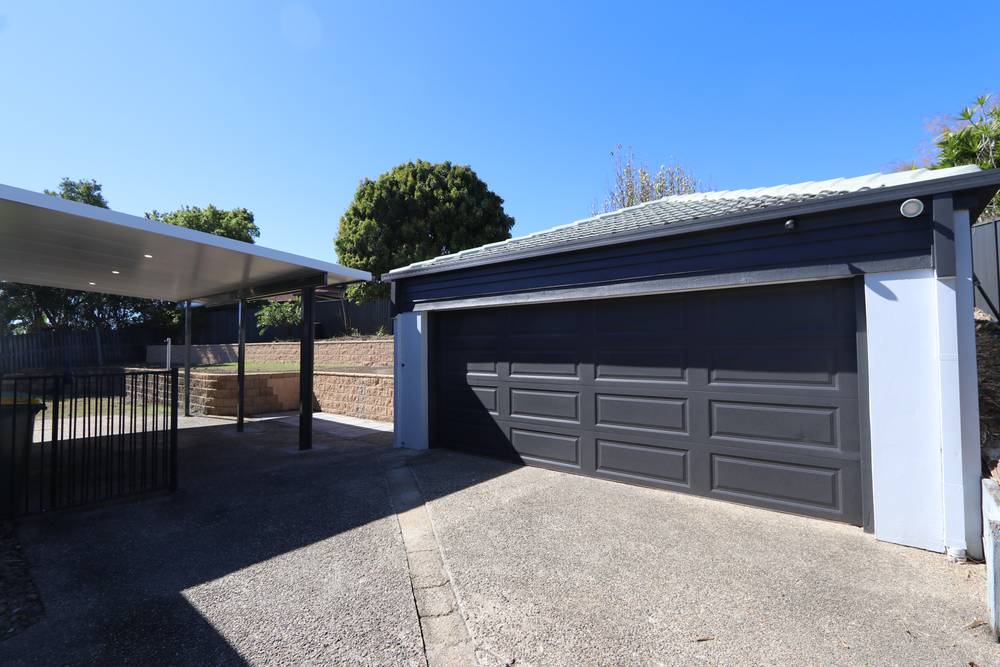 4 Garvie Place, HIGHLAND PARK, QLD 4211