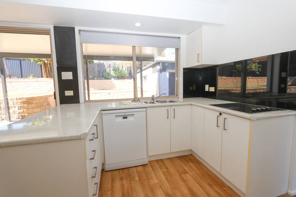 4 Garvie Place, HIGHLAND PARK, QLD 4211