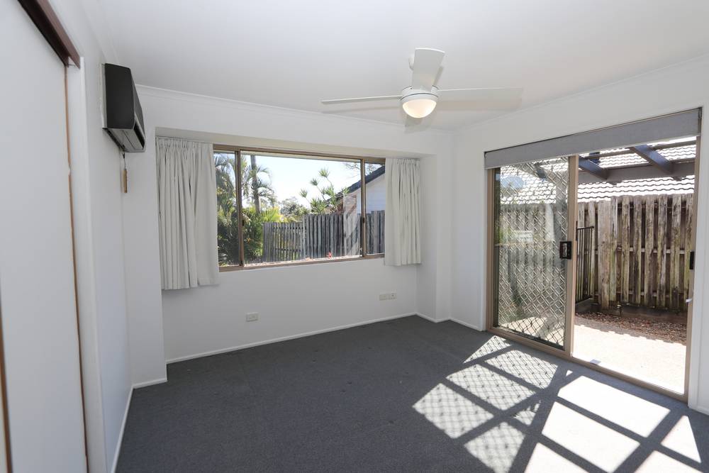 4 Garvie Place, HIGHLAND PARK, QLD 4211