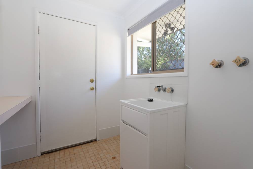 4 Garvie Place, HIGHLAND PARK, QLD 4211