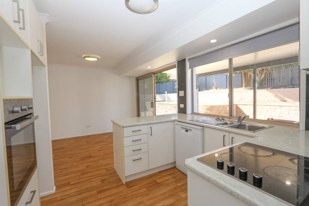 4 Garvie Place, HIGHLAND PARK, QLD 4211