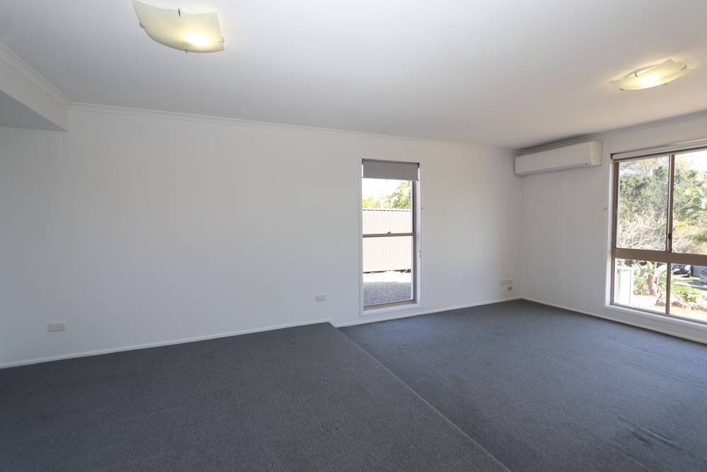 4 Garvie Place, HIGHLAND PARK, QLD 4211