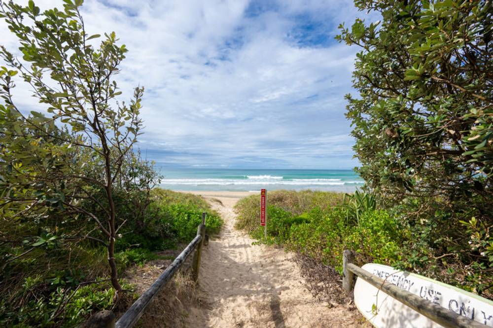 1 Lake Drive, Lorikeet Park, ARRAWARRA, NSW 2456