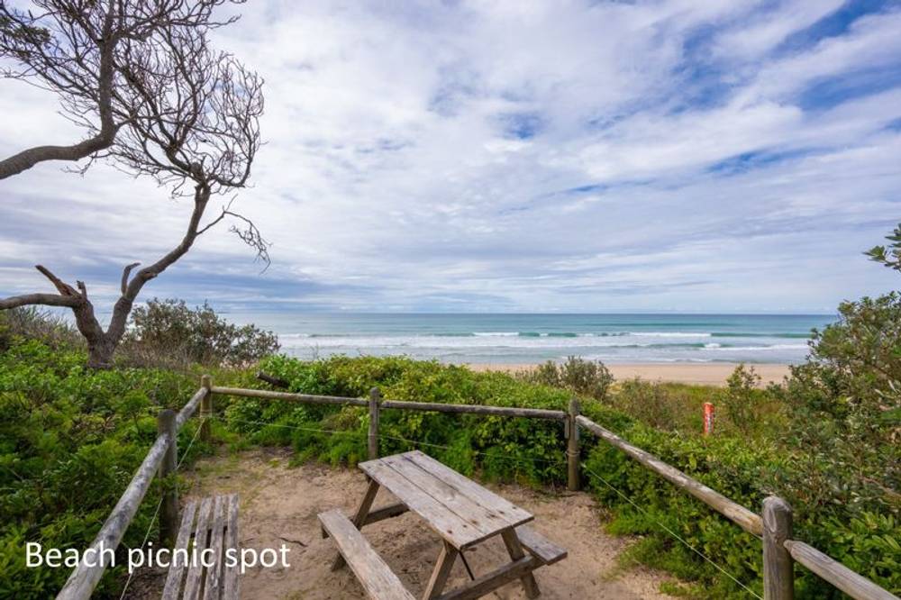 1 Lake Drive, Lorikeet Park, ARRAWARRA, NSW 2456