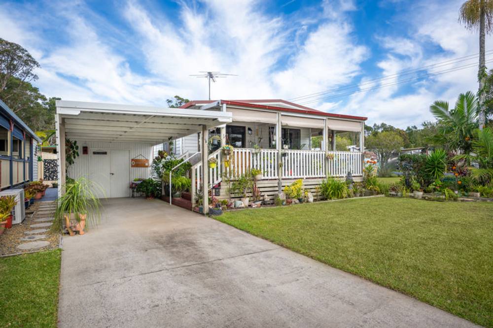 1 Lake Drive, Lorikeet Park, ARRAWARRA, NSW 2456