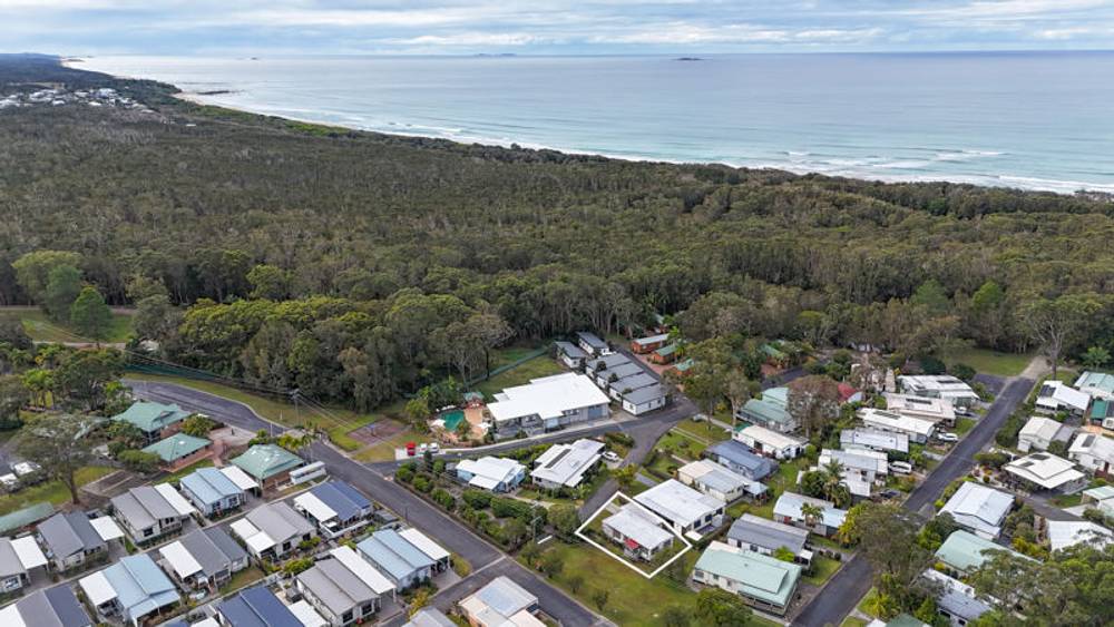 1 Lake Drive, Lorikeet Park, ARRAWARRA, NSW 2456
