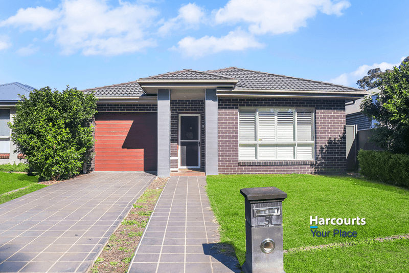 5 Cowra Place, ROPES CROSSING, NSW 2760