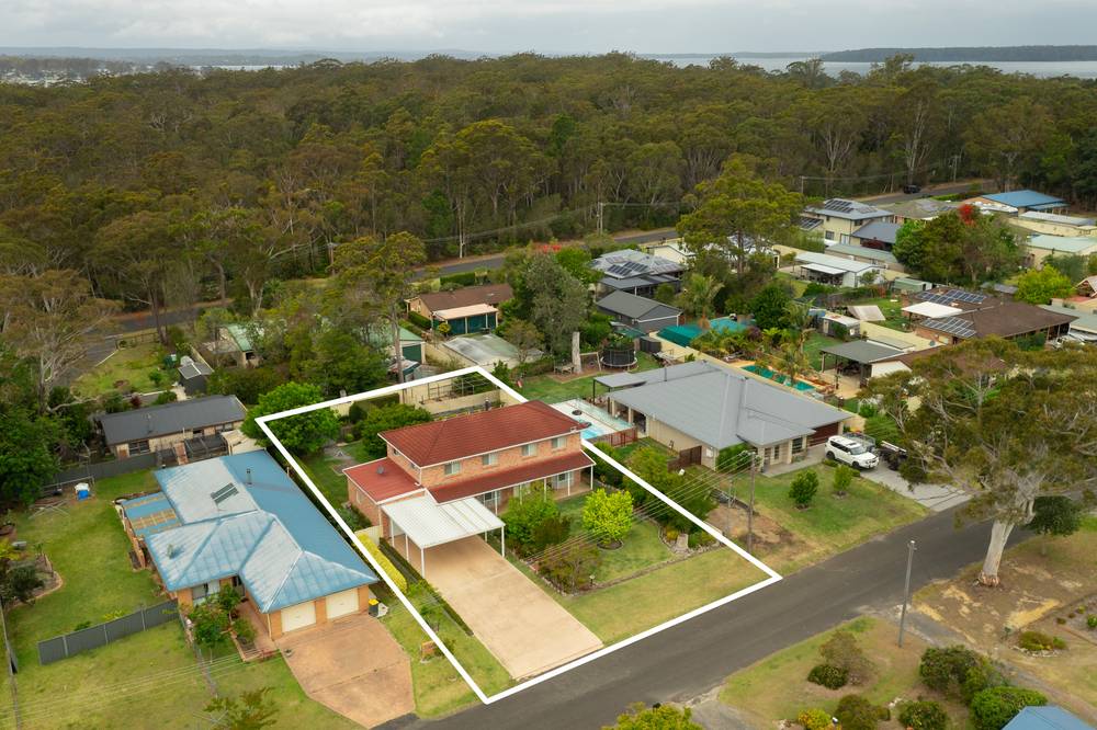14 Riverside Esplanade South, Basin View, NSW 2540