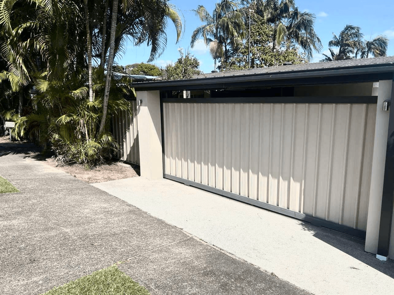 69  Deakin Avenue, Southport, QLD 4215