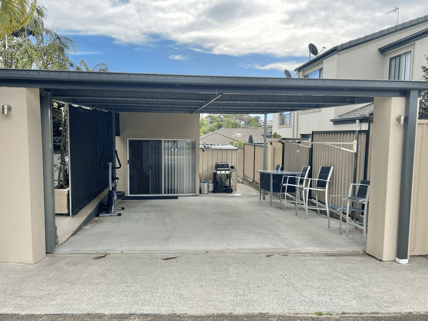 69  Deakin Avenue, Southport, QLD 4215