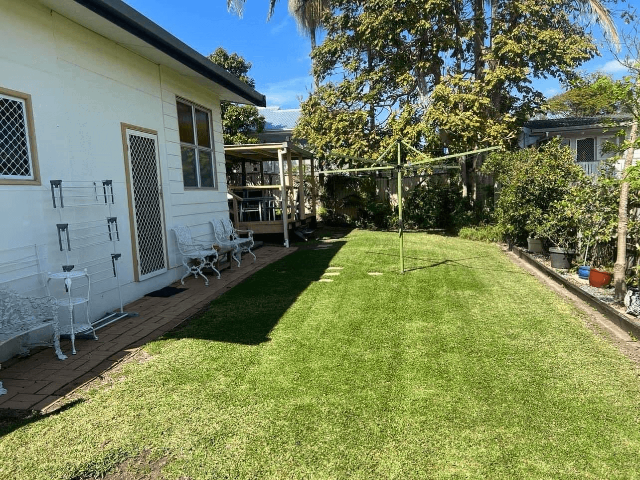 69  Deakin Avenue, Southport, QLD 4215