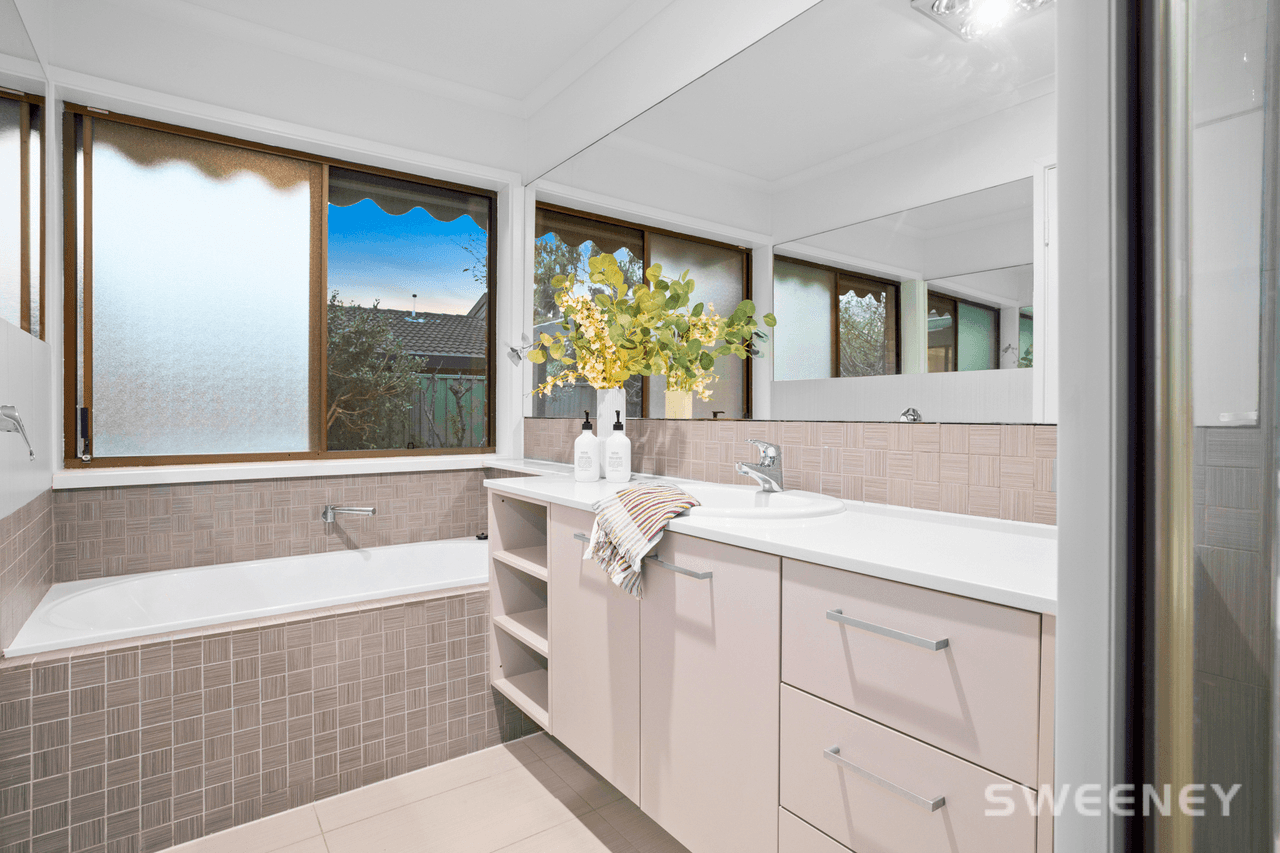 9 Investigator Grove, ALTONA MEADOWS, VIC 3028