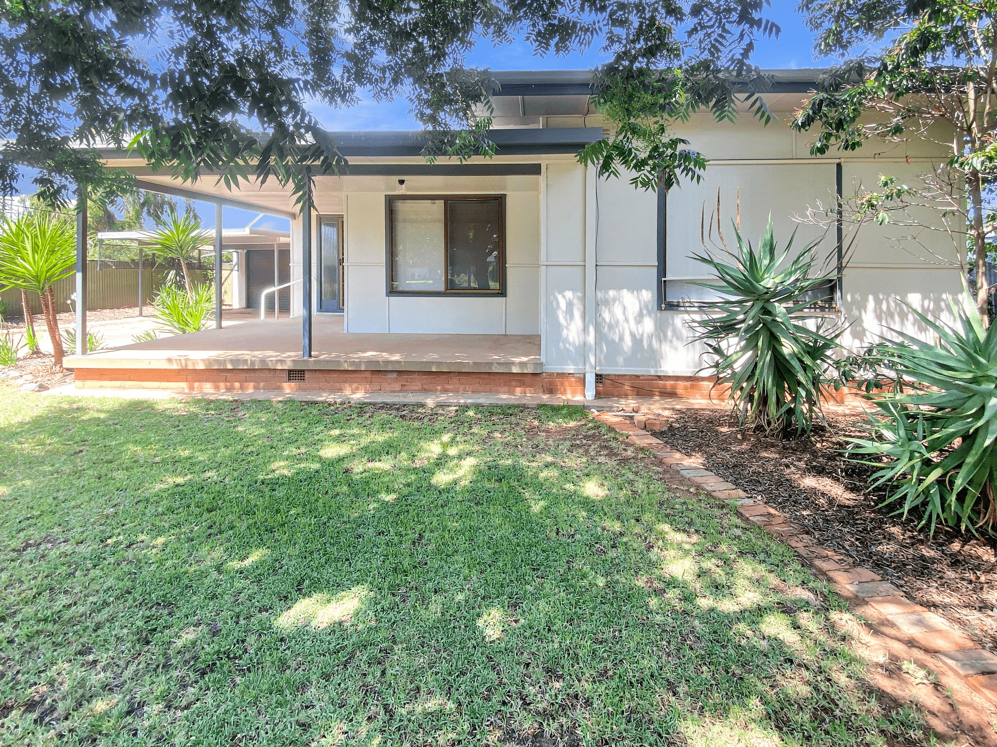 1 Carabeen Ave, LEETON, NSW 2705