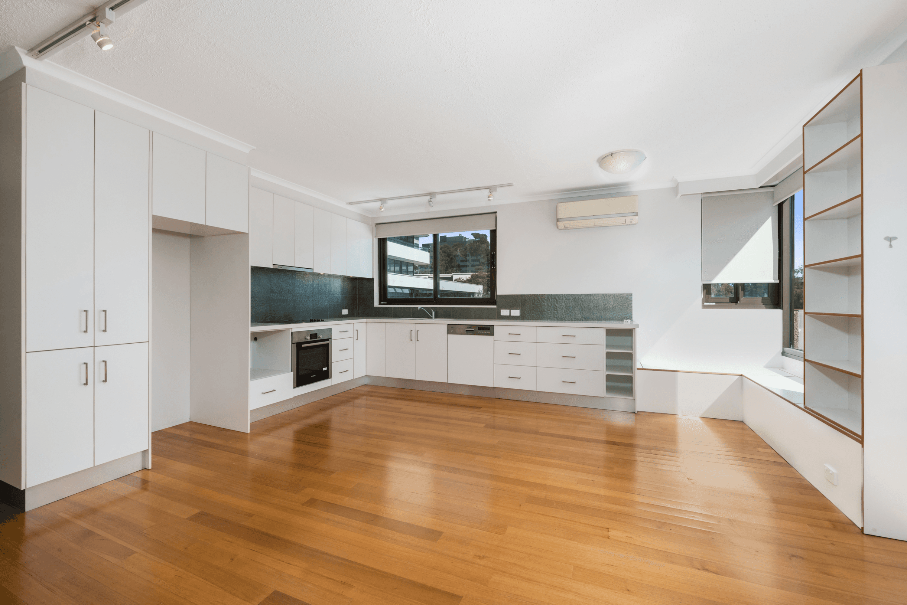 16/27 Queens Road, Melbourne, VIC 3004