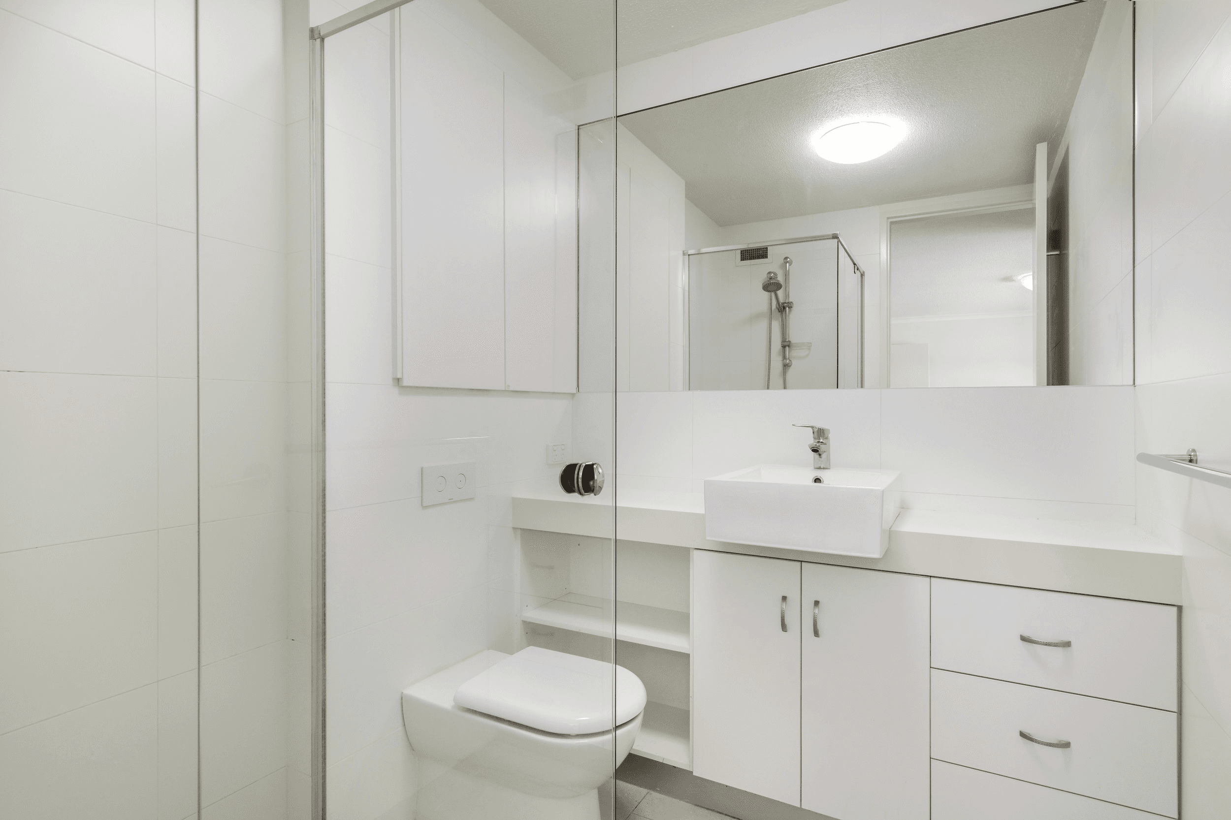 16/27 Queens Road, Melbourne, VIC 3004